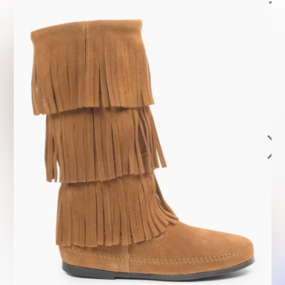 Pre-loved Minnetonka 3 tier Fringe Suede tall moccasin boot- vintage look! - Picture 3 of 3